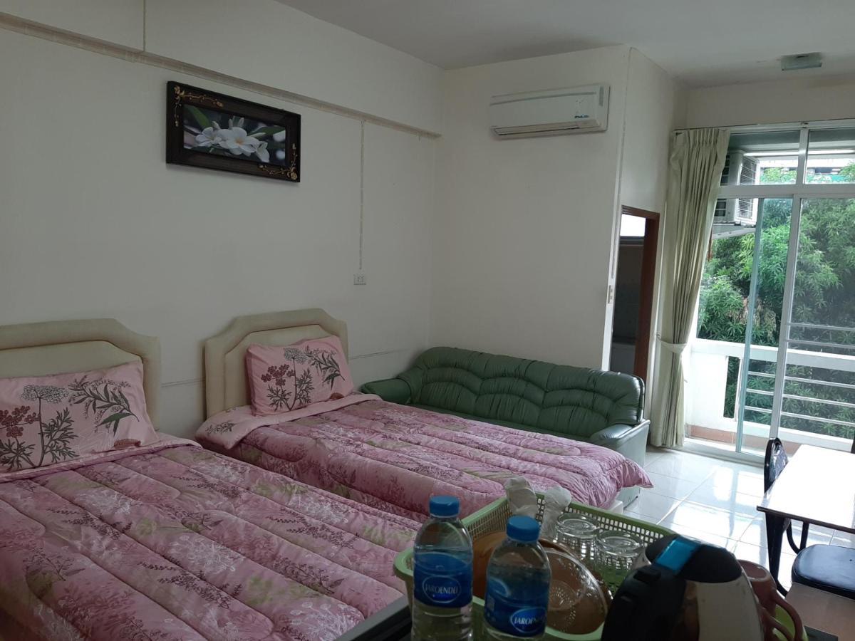 Vanlisut Hotel Ngamwongwan Нонтабури Екстериор снимка