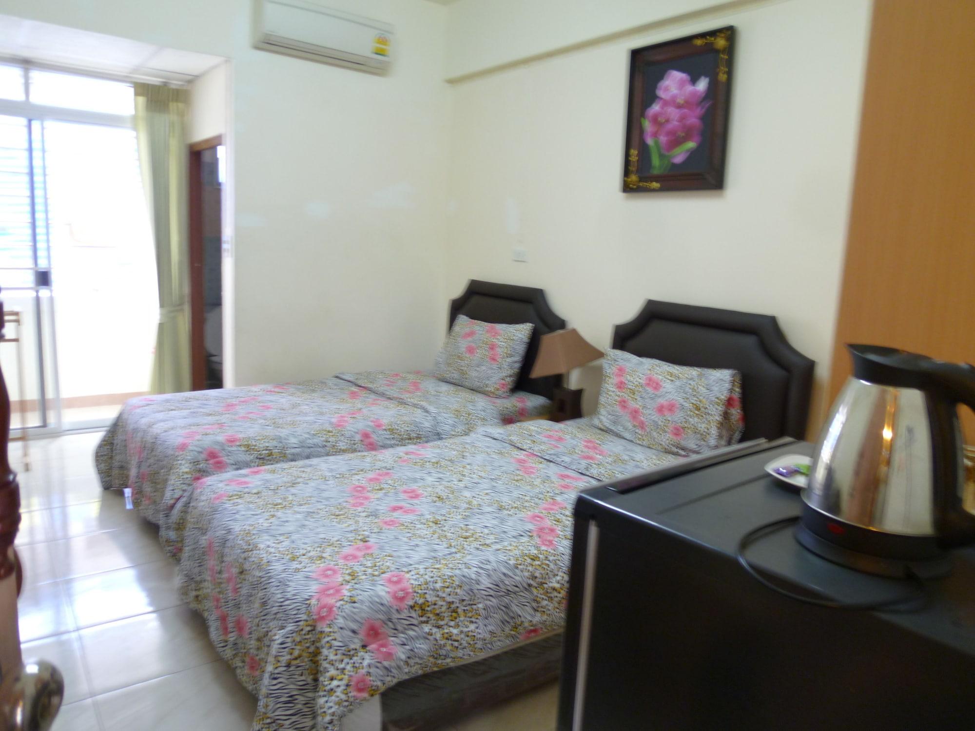 Vanlisut Hotel Ngamwongwan Нонтабури Екстериор снимка