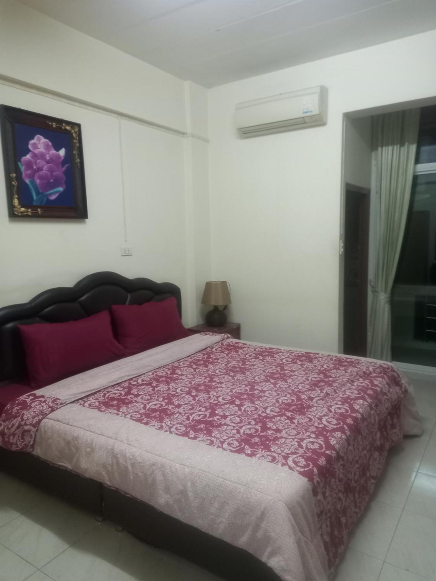 Vanlisut Hotel Ngamwongwan Нонтабури Екстериор снимка
