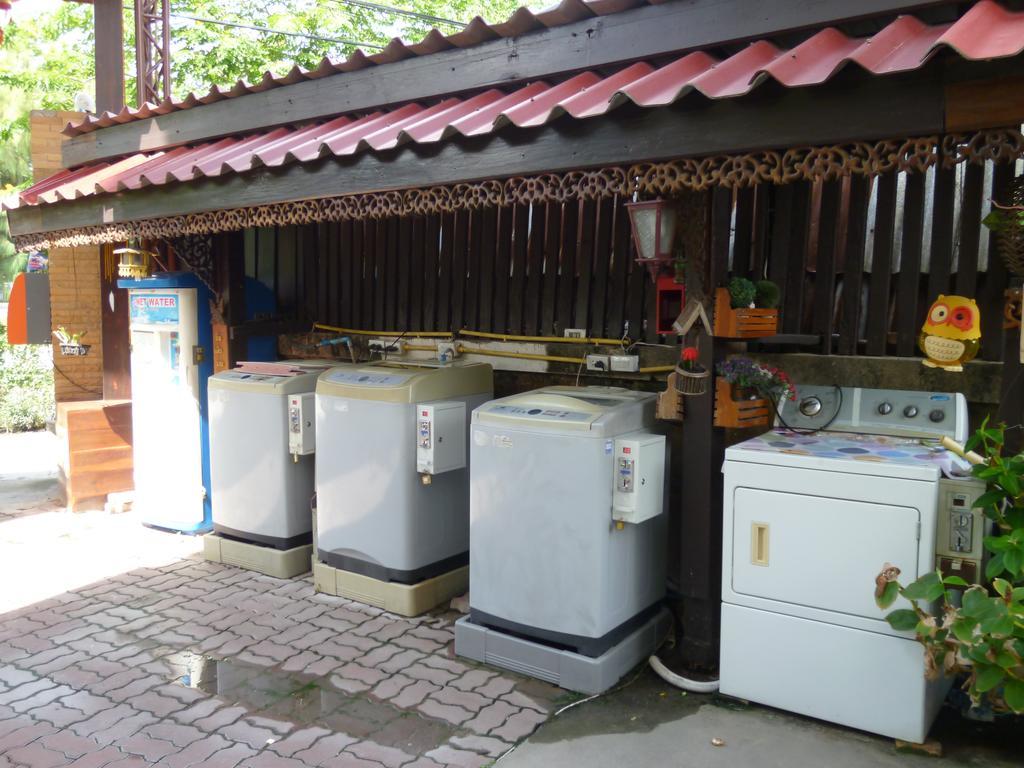 Vanlisut Hotel Ngamwongwan Нонтабури Екстериор снимка