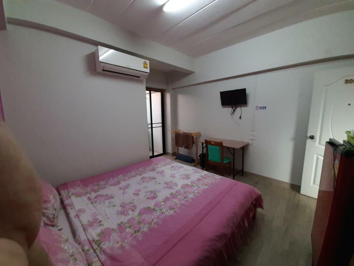 Vanlisut Hotel Ngamwongwan Нонтабури Екстериор снимка