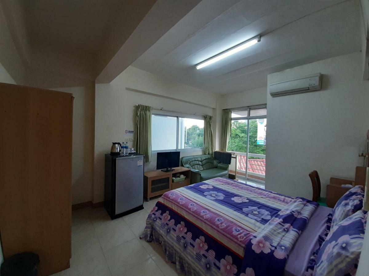 Vanlisut Hotel Ngamwongwan Нонтабури Екстериор снимка